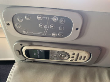 Alitalia Business Class A330 200 Bedienelemente 1