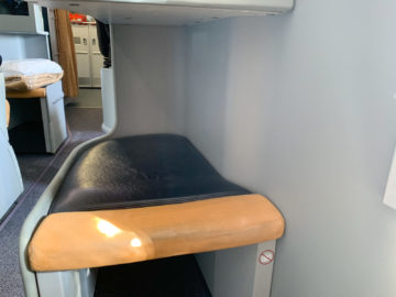 Alitalia Business Class A330 200 Fussablage 1