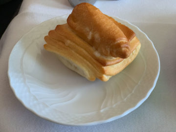 Alitalia Business Class Brot 1