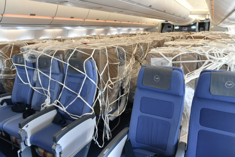Lufthansa Airbus A350 Schutzausruestung Corona