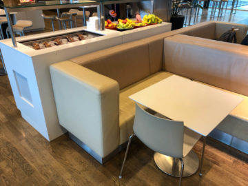 Lufthansa Business Lounge G28 Muenchen Sitzecke Essbereich