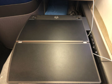 United Airlines Polaris Business Class Boeing 767 300 Tisch