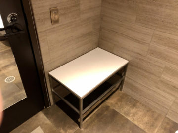 United Polaris Lounge Chicago Kofferablage