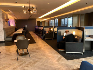 United Polaris Lounge Chicago Sitzecken