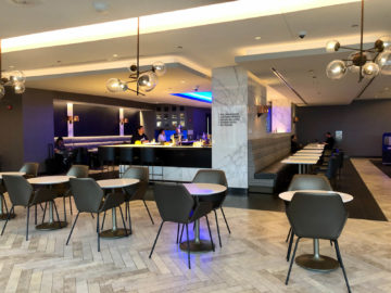 United Polaris Lounge Chicago Tische Und Bar