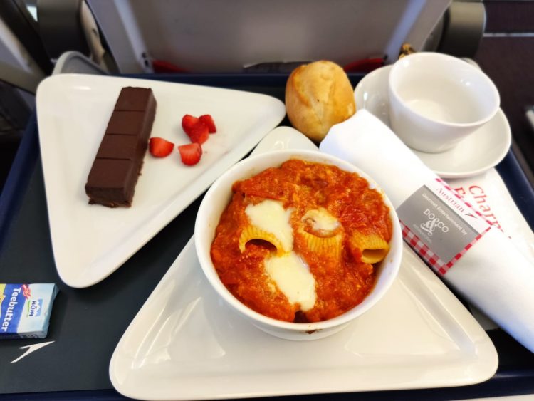 Austrian Airlines Business Class Larnaka Essen