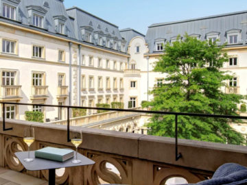 Rocco Fortev Villa Kennedy Frankfurt Jackie O Suite