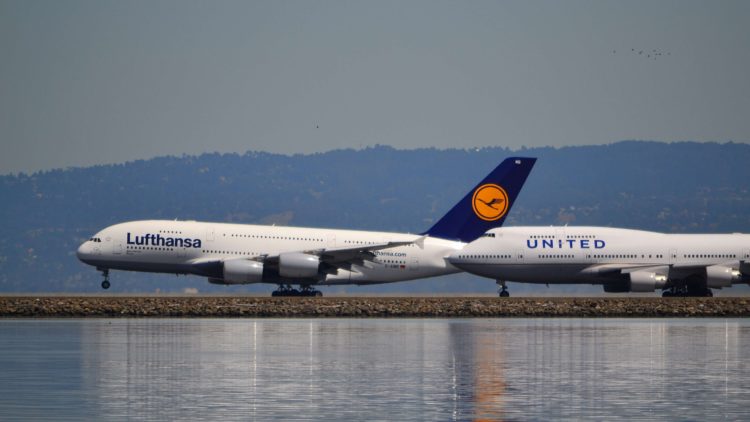 Airbus A380 Vs Boeing 747 400 Pixabay