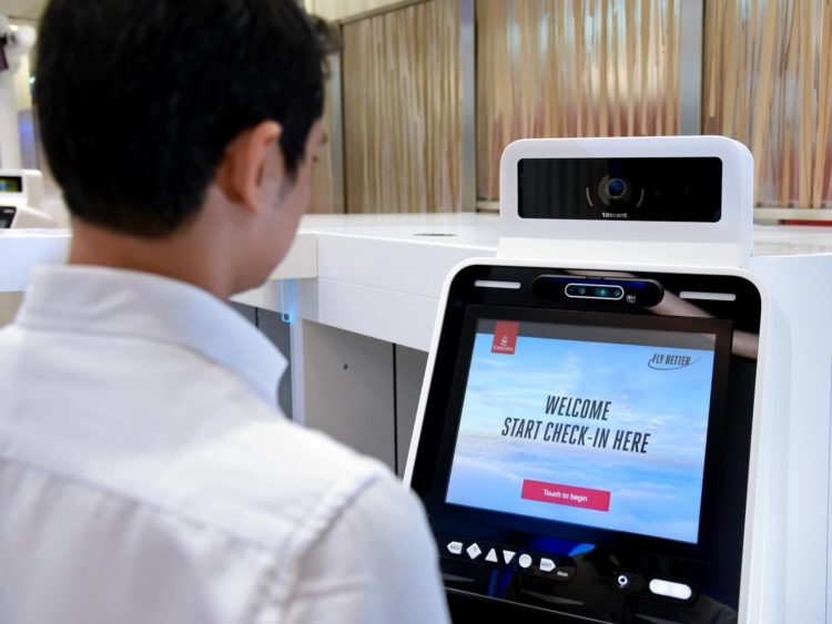 Emirates Self Check In Automat Dxb Copyright
