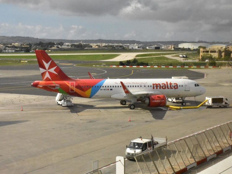 Air Malta Flugzeug Malta