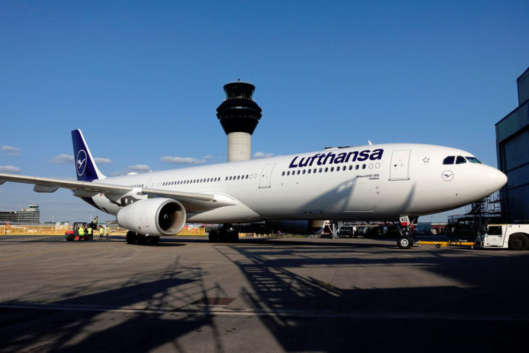 Lufthansa A330 300 Neue Lackierung Copyright