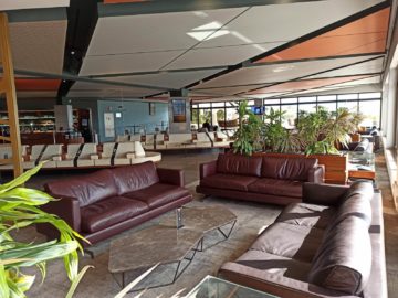 La Valette Club Lounge Malta Sitzgruppe Fensterfront