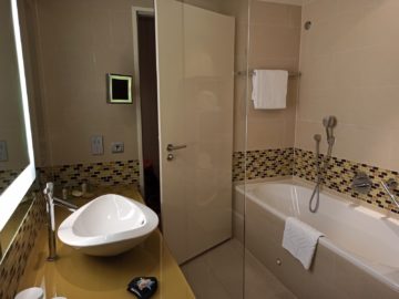 Hilton Frankfurt Airport King Hilton Executive Room Bad Badewanne