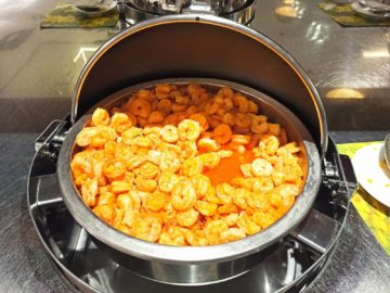 Ethiopian Airlines Sheba Platinum Lounge Addis Abeba Terminal 2 Warmes Buffet Garnelen