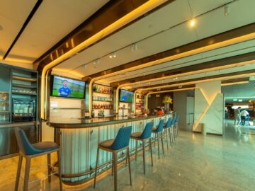 Singapore Airlines Silverkris Lounge Business Class Singapur Terminal 3 Bar Copyright