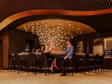 Singapore Airlines Silverkris Lounge First Class Singapur Terminal 3 Bar Copyright