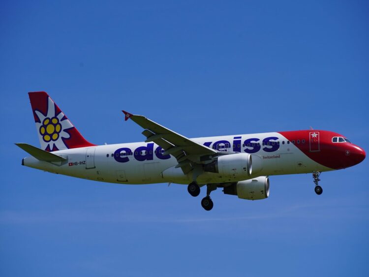 Edelweiss Airbus A320 200 Hb Ihz Flughafen Zuerich