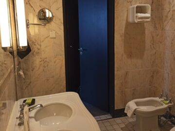 Le Meridien Grand Hotel Nuernberg Junior Suite Bad Waschbecken Bidet
