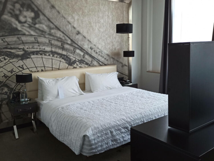 Le Meridien Grand Hotel Nuernberg Junior Suite Bett