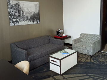 Le Meridien Grand Hotel Nuernberg Junior Suite Schreibtisch Und Sofa