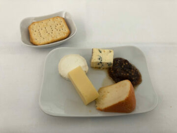Lufthansa A350 900 Business Class Kaese Nachtisch