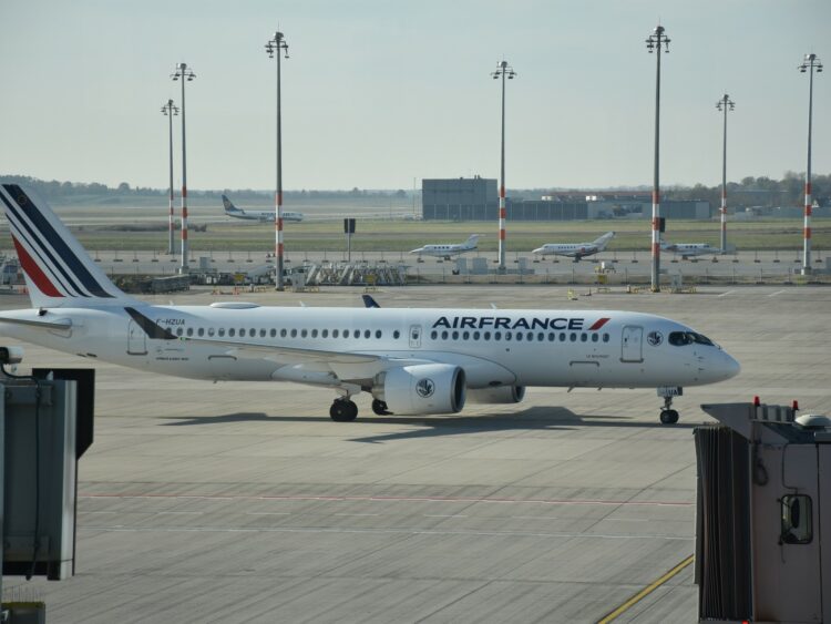 Air France Airbus A220 300 Kennzeichen F Hzua 4