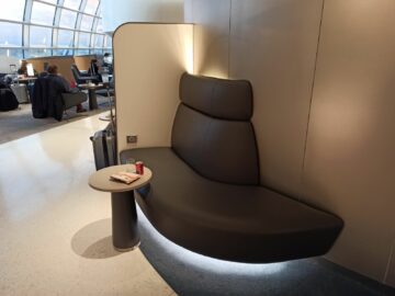 Air France Lounge Paris Charles De Gaulle Terminal 2f Sofa Mit Trennwand