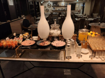 Niepce Paris Hotel Frühstück Kalt