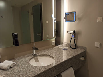 Steigenberger Airport Hotel Berlin Bad Waschbecken