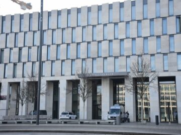 Steigenberger Airport Hotel Berlin Fassade
