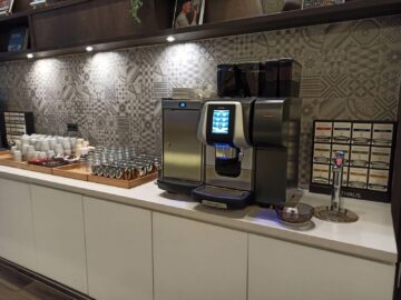 Hyatt Place Frankfurt Airport Fruehstueck Kaffeemaschine