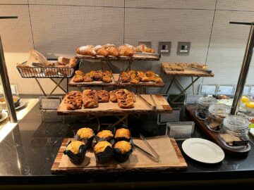 American Express Centurion Lounge London Heathrow Buffet Fruehstueck 3