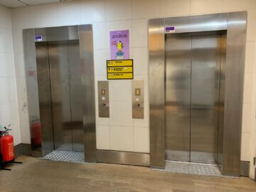 American Express Centurion Lounge London Heathrow Eingang Fahrstuhl