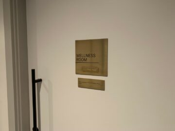 American Express Centurion Lounge London Heathrow Wellness Room Tuer