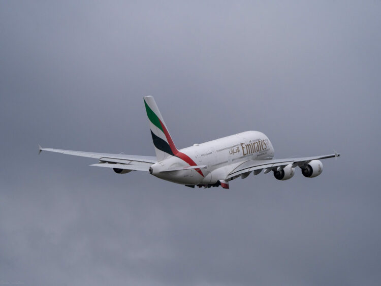 Flugzeug Emirates A380 Take Off Zurich