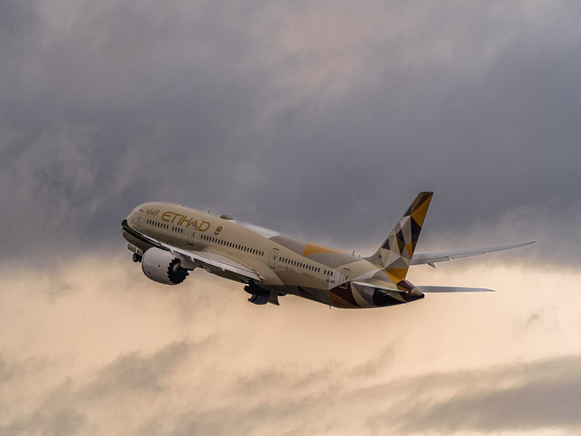 Flugzeug Etihad 787 9 Take Off Zurich Airport