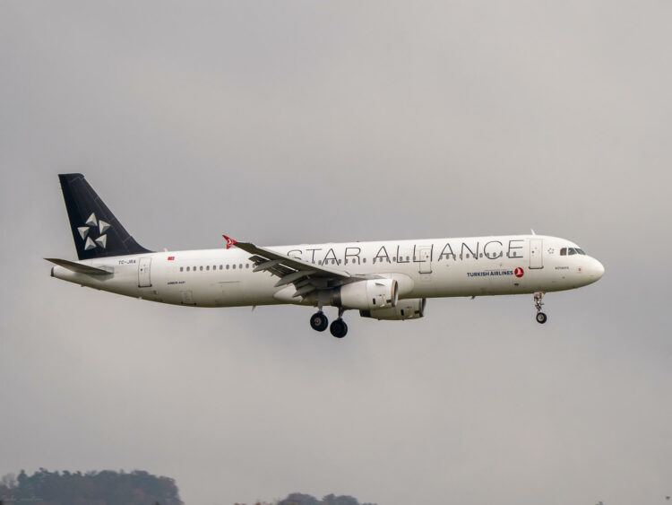 Flugzeug Turkish Airlines A321 Star Alliance Zurich