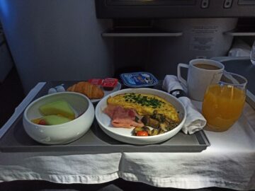 Aeromexico Business Class Boeing 787 8 Mexico Fruehstueck Omelette