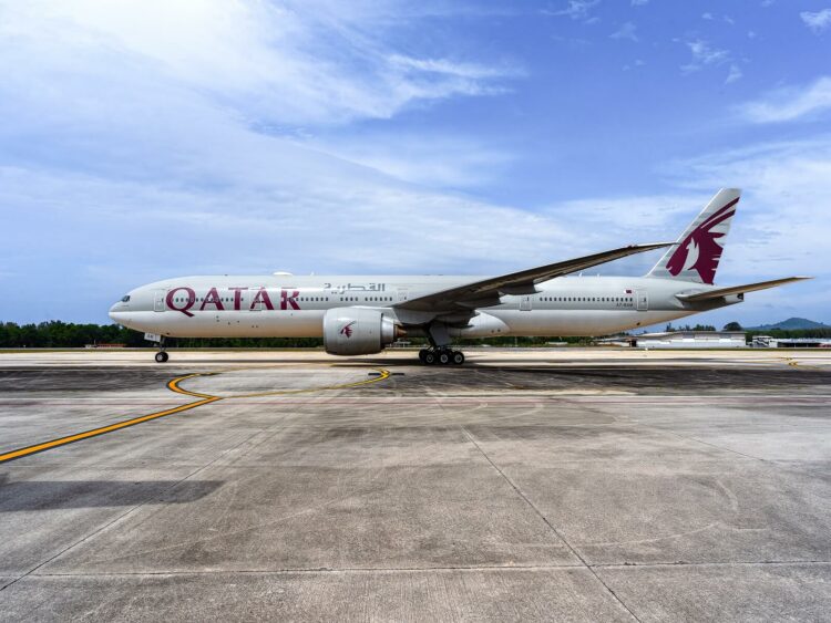 Flugzeug Qatar Airways Boeing 777 Phuket