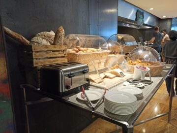 Hilton Mexico City Reforma Fruehstueck Broetchen