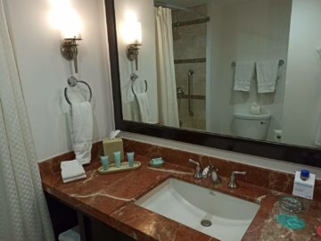 Le Meridien Mexico City Superior Suite Badezimmer Waschbecken