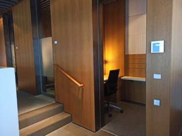 Lufthansa First Class Terminal Frankfurt Arbeitsbereich Tuer