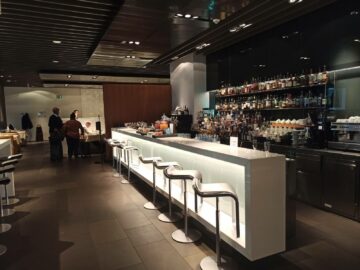 Lufthansa First Class Terminal Frankfurt Bar Tresen