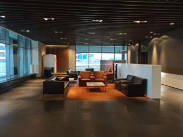 Lufthansa First Class Terminal Frankfurt Lobby Haupteingang