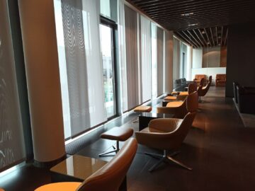 Lufthansa First Class Terminal Frankfurt Loungebereich Sessel Am Fenster