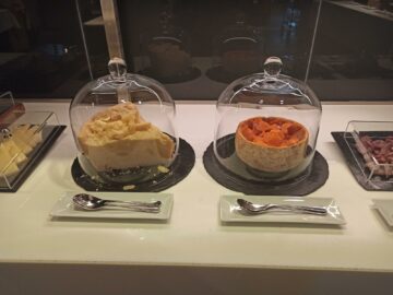 Lufthansa First Class Terminal Frankfurt Restaurant Mittagsbuffet Kaese