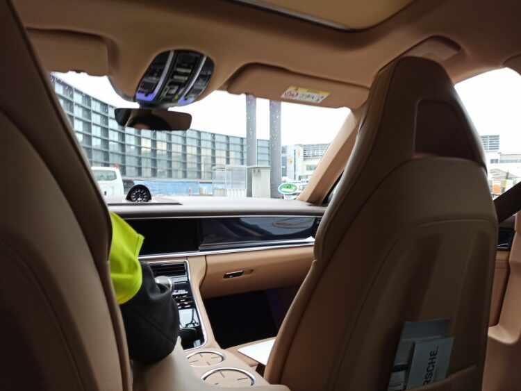 Lufthansa First Class Terminal Limousinen Service Fahrt Entlang Terminal 1