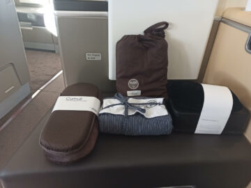 Review Lufthansa First Class Boeing 747 8 Mexico City Amenity Kit Pyjama Schlappen
