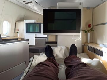 Review Lufthansa First Class Boeing 747 8 Mexico City Bett Beinfreiheit