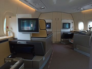 Review Lufthansa First Class Boeing 747 8 Mexico City Kabine Blick Auf Die Ersten Reihe